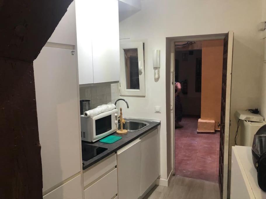 Tesorito, Estudio Individual En Malasana, Bajo Pequeno En Calle Del Tesoro Διαμέρισμα Μαδρίτη Εξωτερικό φωτογραφία